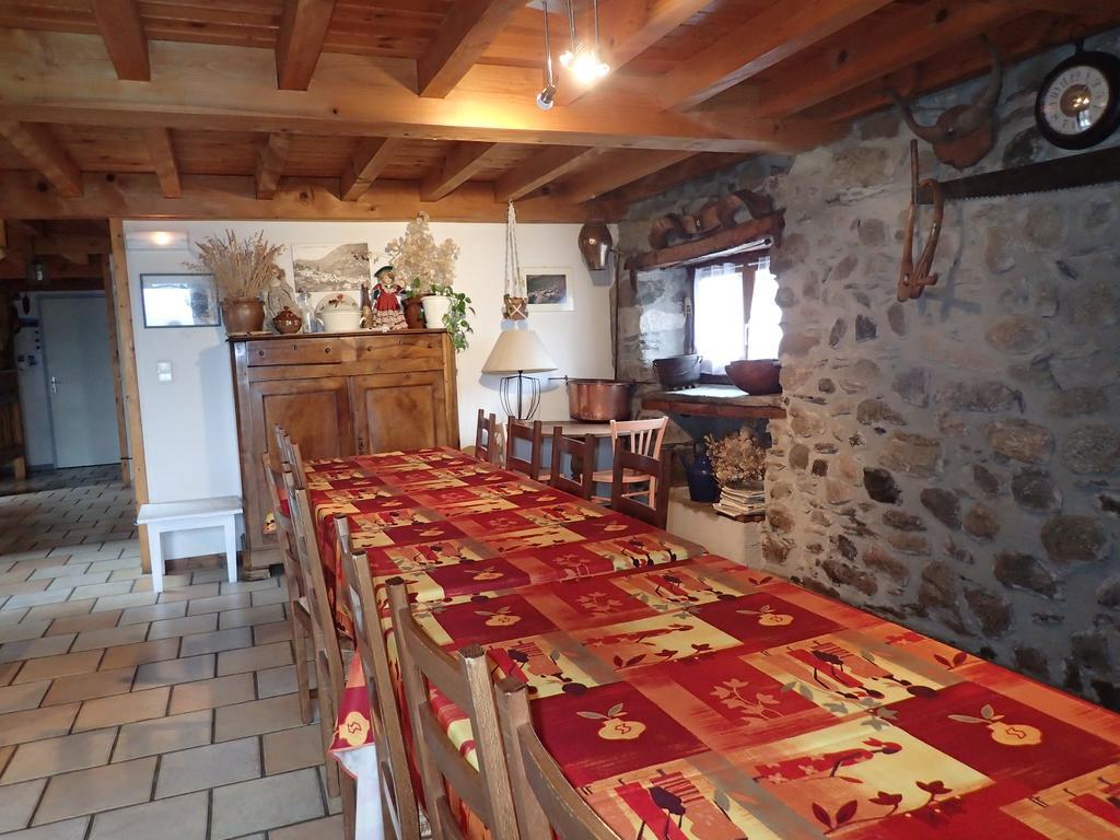 Gite Soum De L'Ase Grust Exterior photo